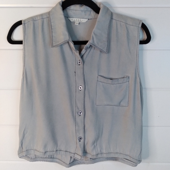 Carreli Tops - Carreli cropped button up elasticated waistband sleeveless collared top. Medium